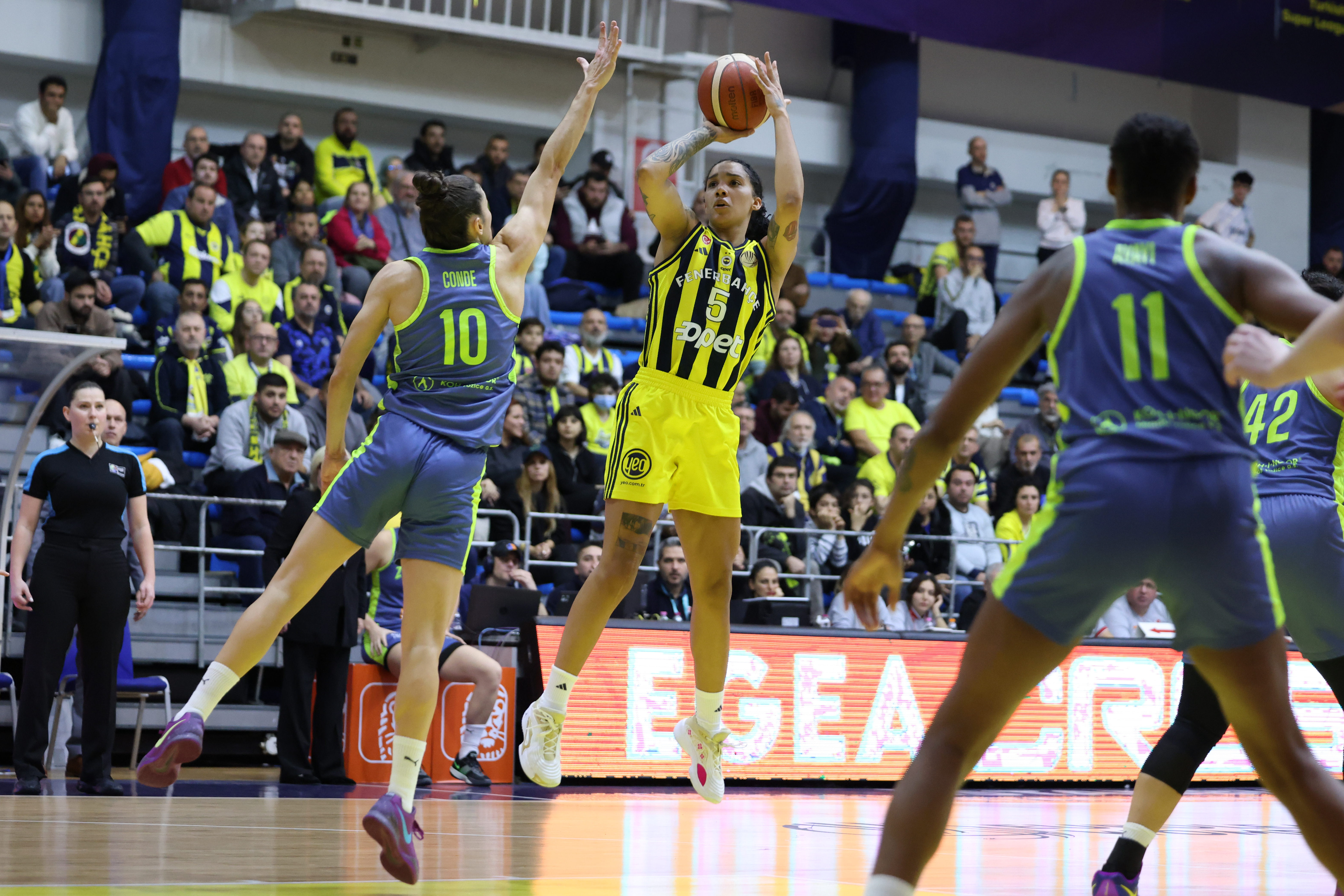 Fenerbahce Opet vs ZVVZ USK - FIBA EuroLeague Women