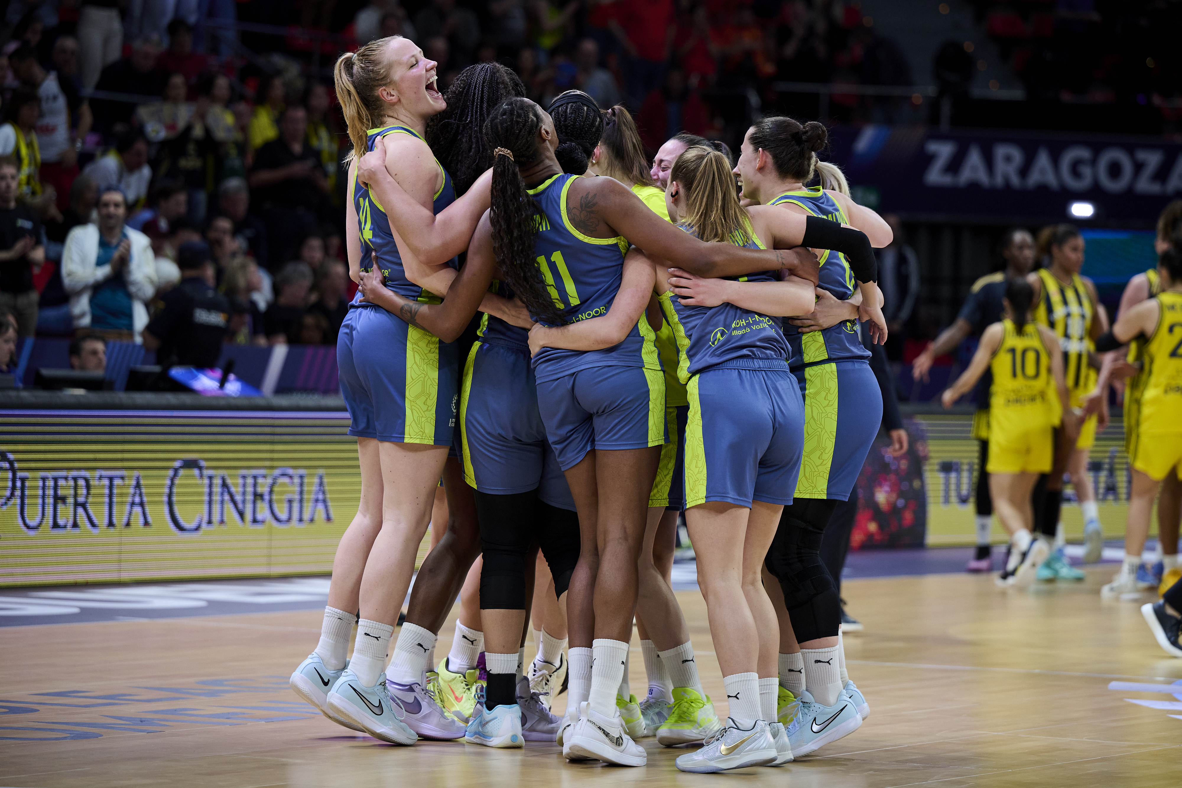 Fenerbahce Opet v ZVVZ USK Praha - Euroleague Women Semifinal 1