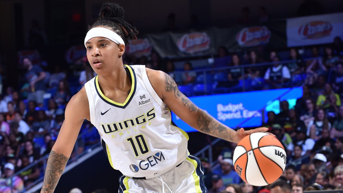 Phoenix Mercury v Dallas Wings